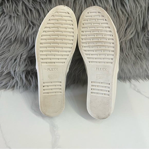 THE FLEXX  women’s gray leather woven slip on sneakers size 6 - Picture 9 of 9